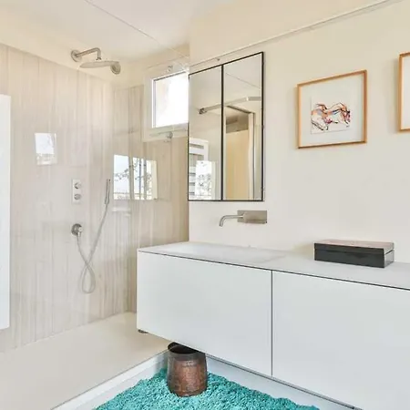 Bright Functional Flat With Balcony- View Pantheon *