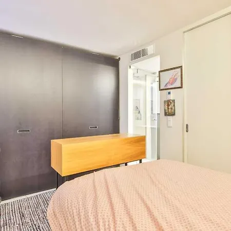 Bright Functional Flat With Balcony- View Pantheon Appartement *