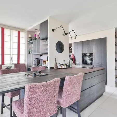 Bright Functional Flat With Balcony- View Pantheon Parijs